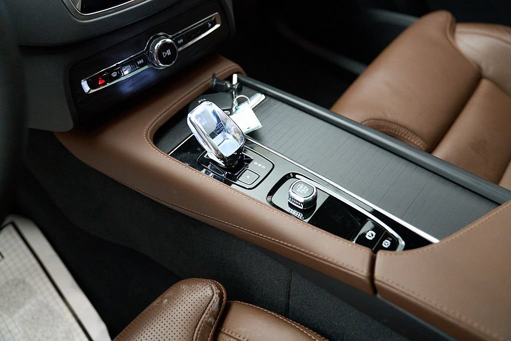 Certified 2024 Volvo XC90 T8 Ultimate AWD/4WD image 16