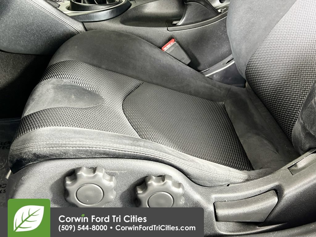 Used 2017 Nissan 370Z Coupe RWD image 20