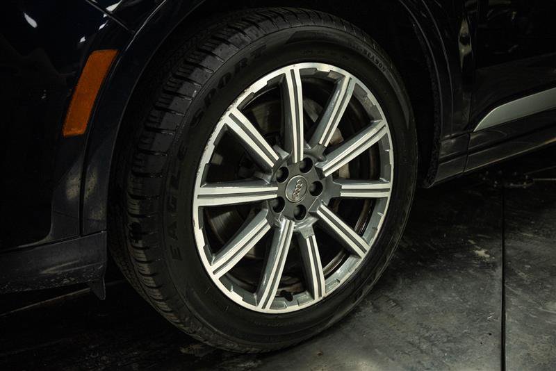 Used 2018 Audi Q7 3.0T Premium Plus w/ Premium Plus Package AWD/4WD image 3