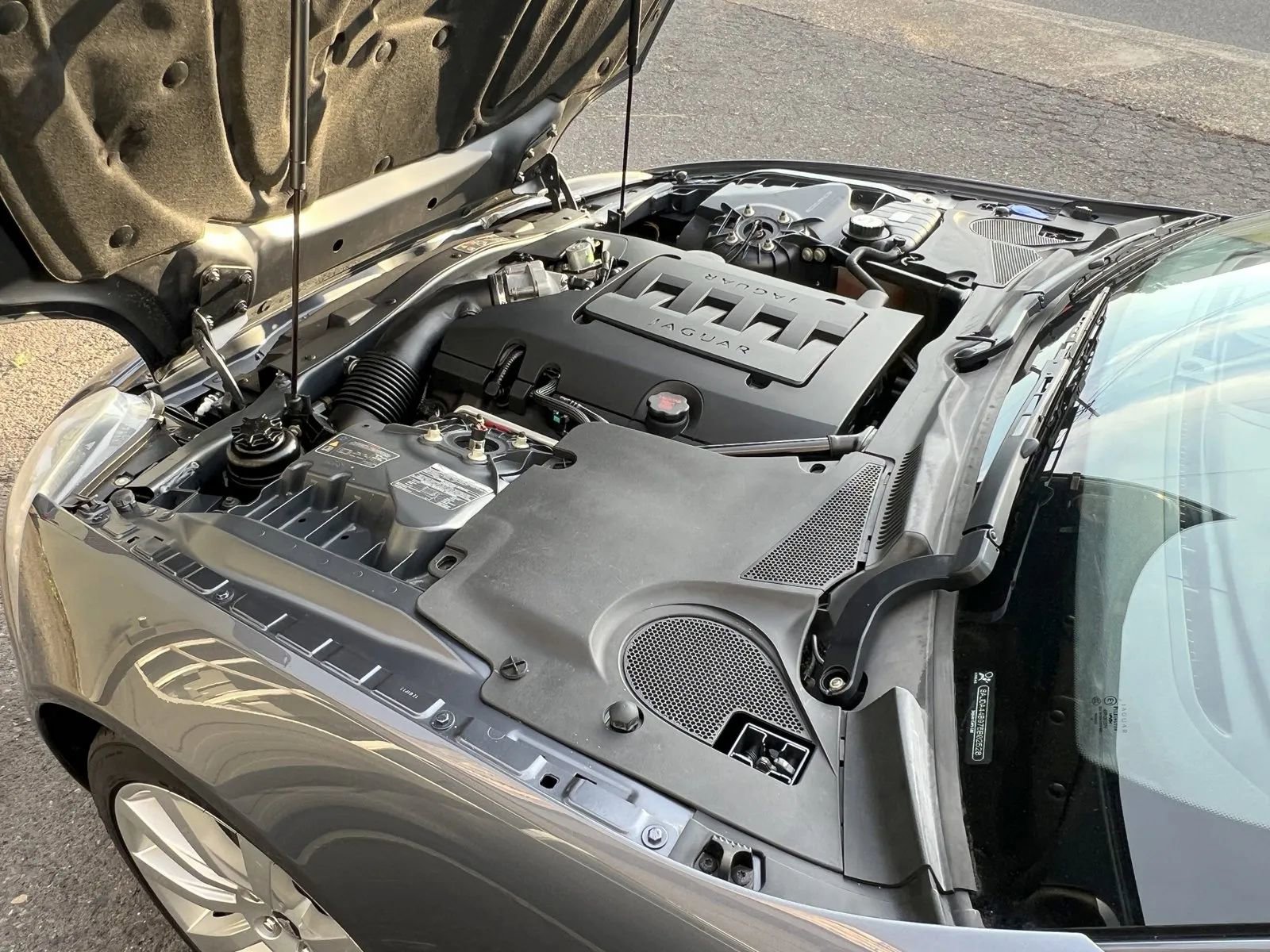 Used 2007 Jaguar XK Convertible image 10