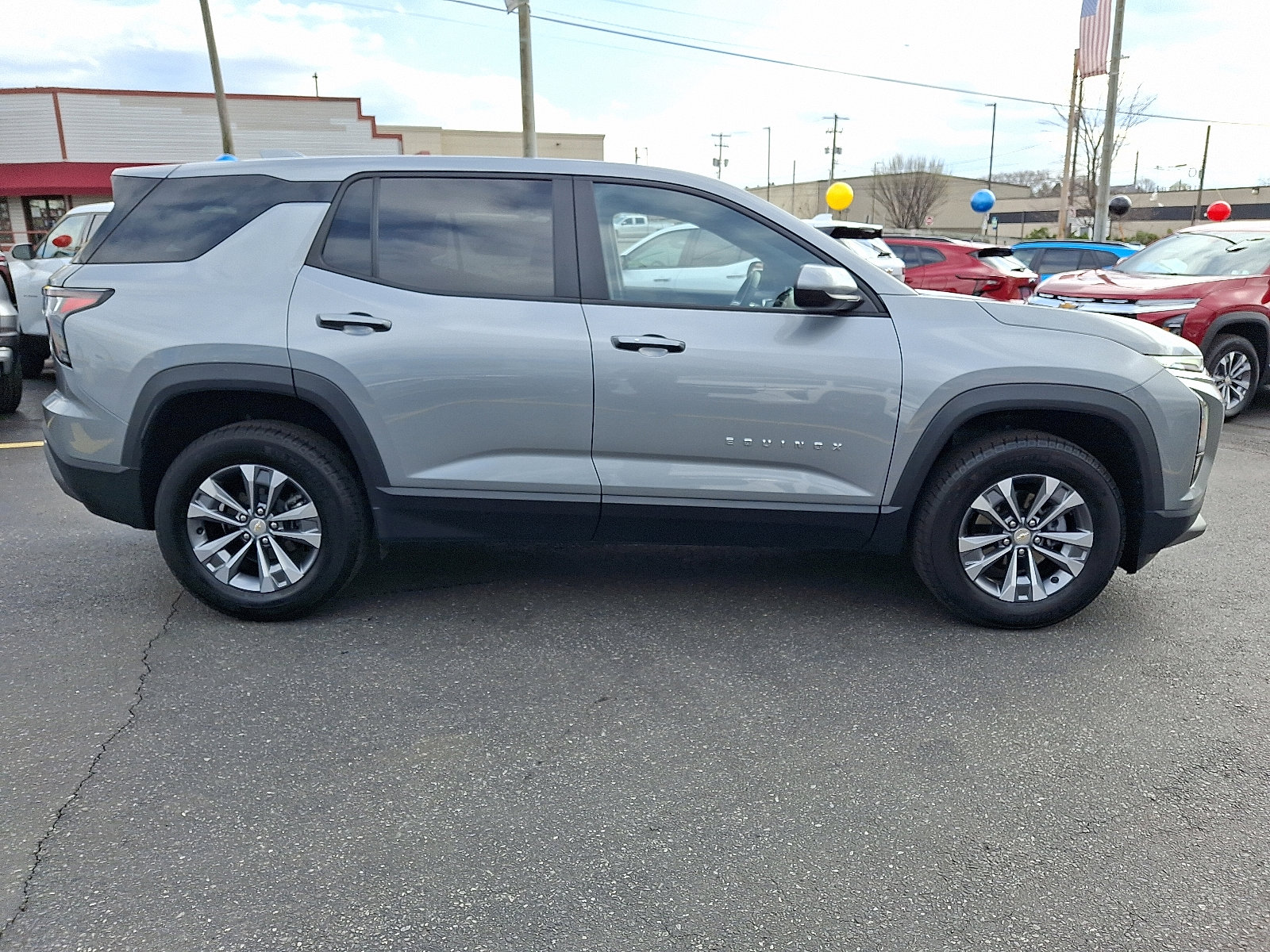 Used 2025 Chevrolet Equinox LT image 6