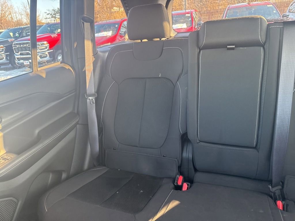 Used 2025 Jeep Grand Cherokee Laredo X image 15