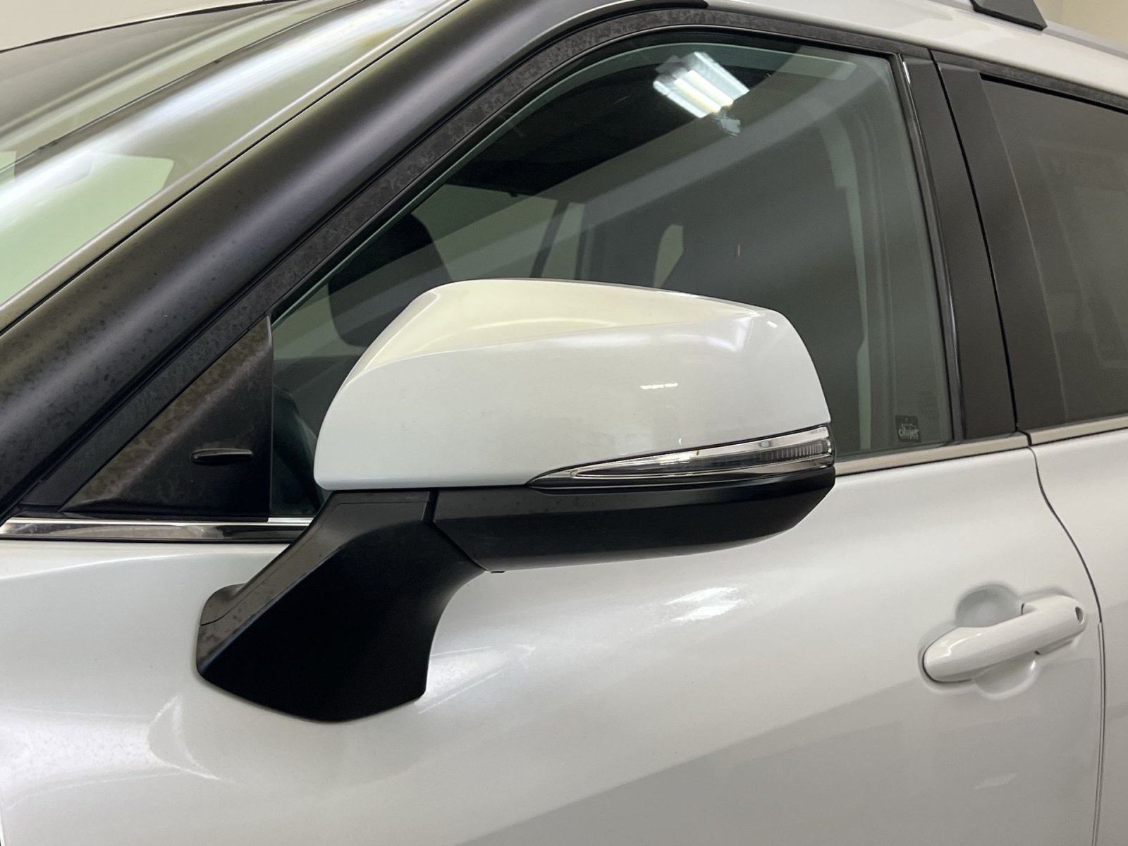 Used 2022 Toyota Highlander XLE AWD/4WD image 30