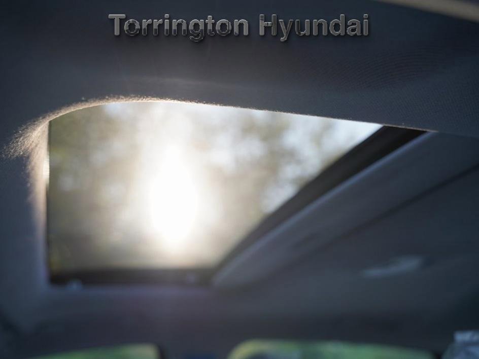 New 2025 Hyundai Elantra Limited w/ Cargo Package image 11