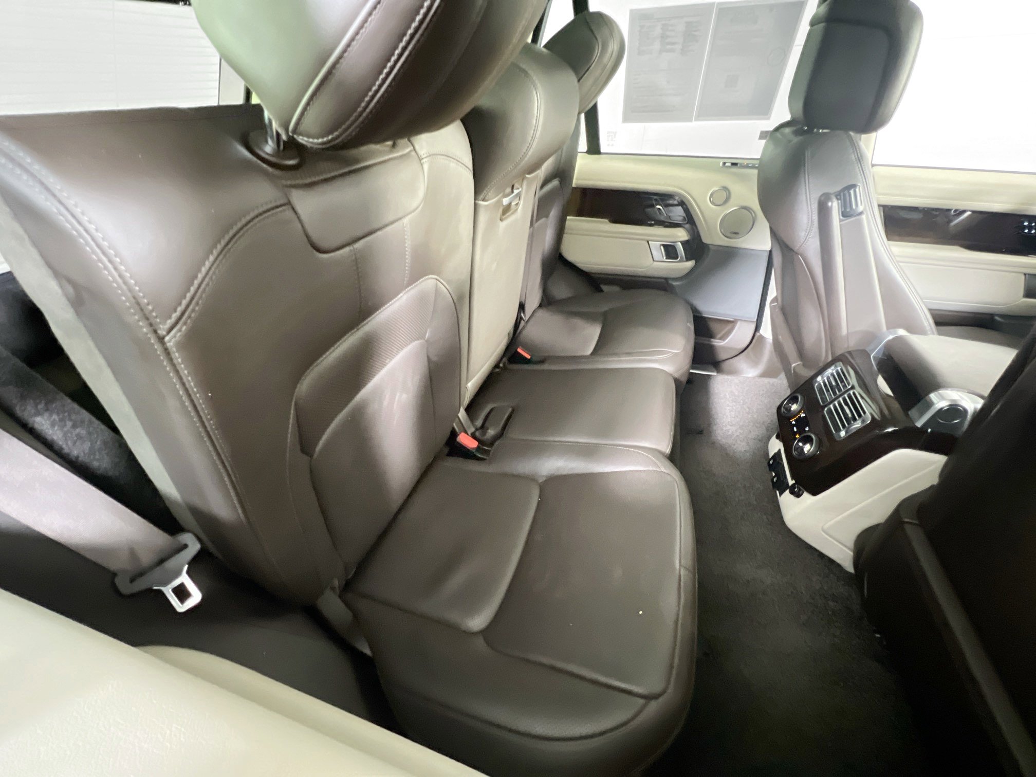 Used 2020 Land Rover Range Rover HSE image 26