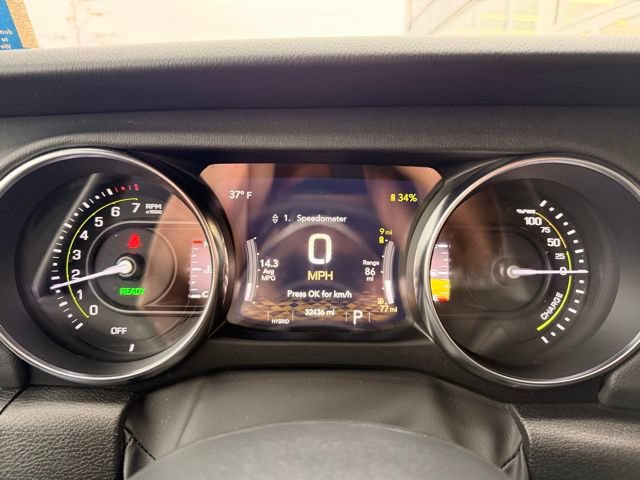 Used 2022 Jeep Wrangler Unlimited Sahara w/ Cold Weather Group AWD/4WD image 15