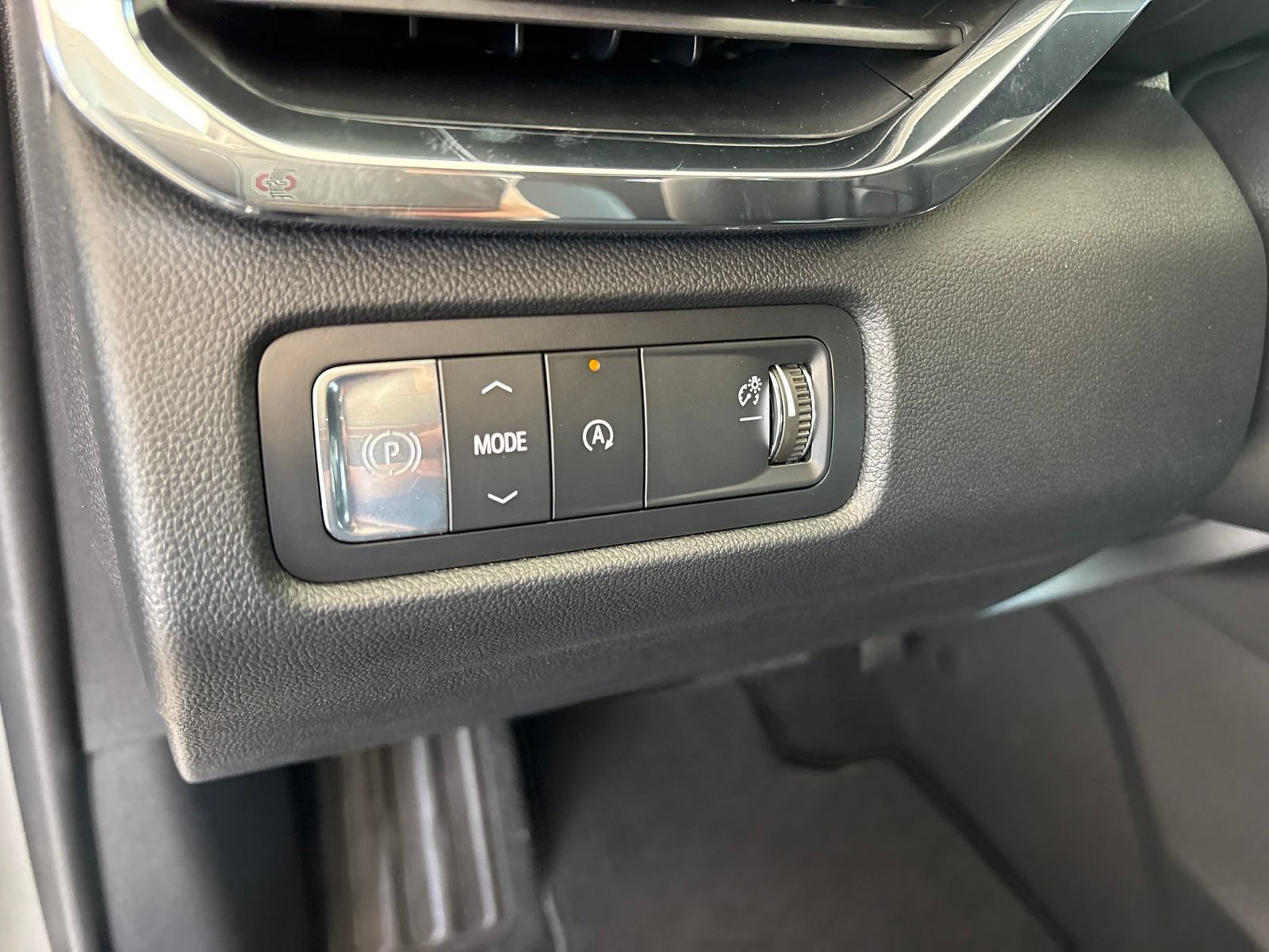 New 2026 GMC Acadia Elevation w/ Elevation Premium Package FWD image 14
