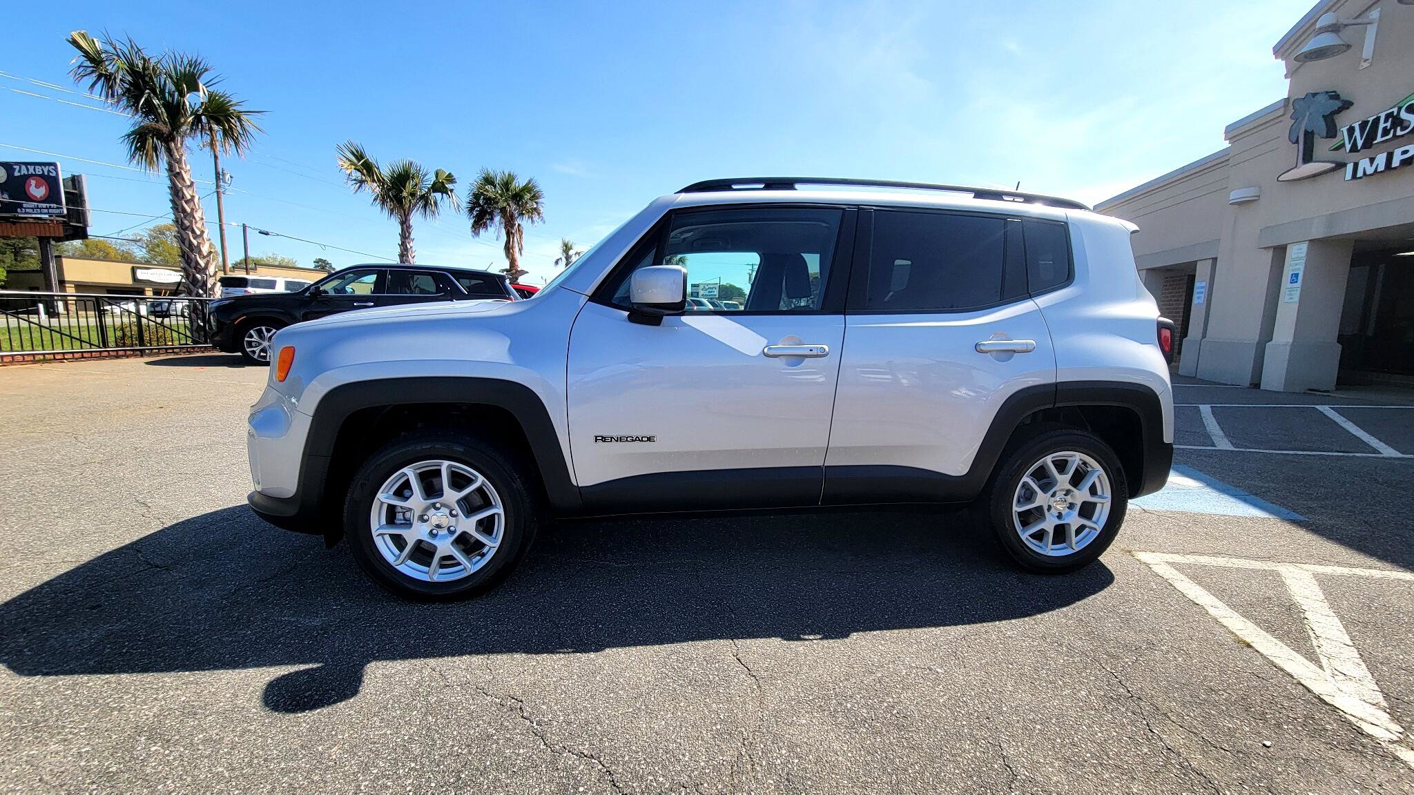 Used 2021 Jeep Renegade Latitude w/ Convenience Group image 8