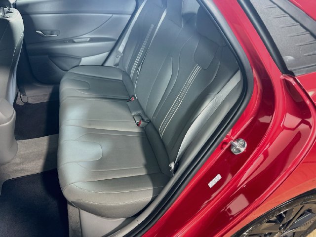 Certified 2021 Hyundai Elantra SEL FWD image 14