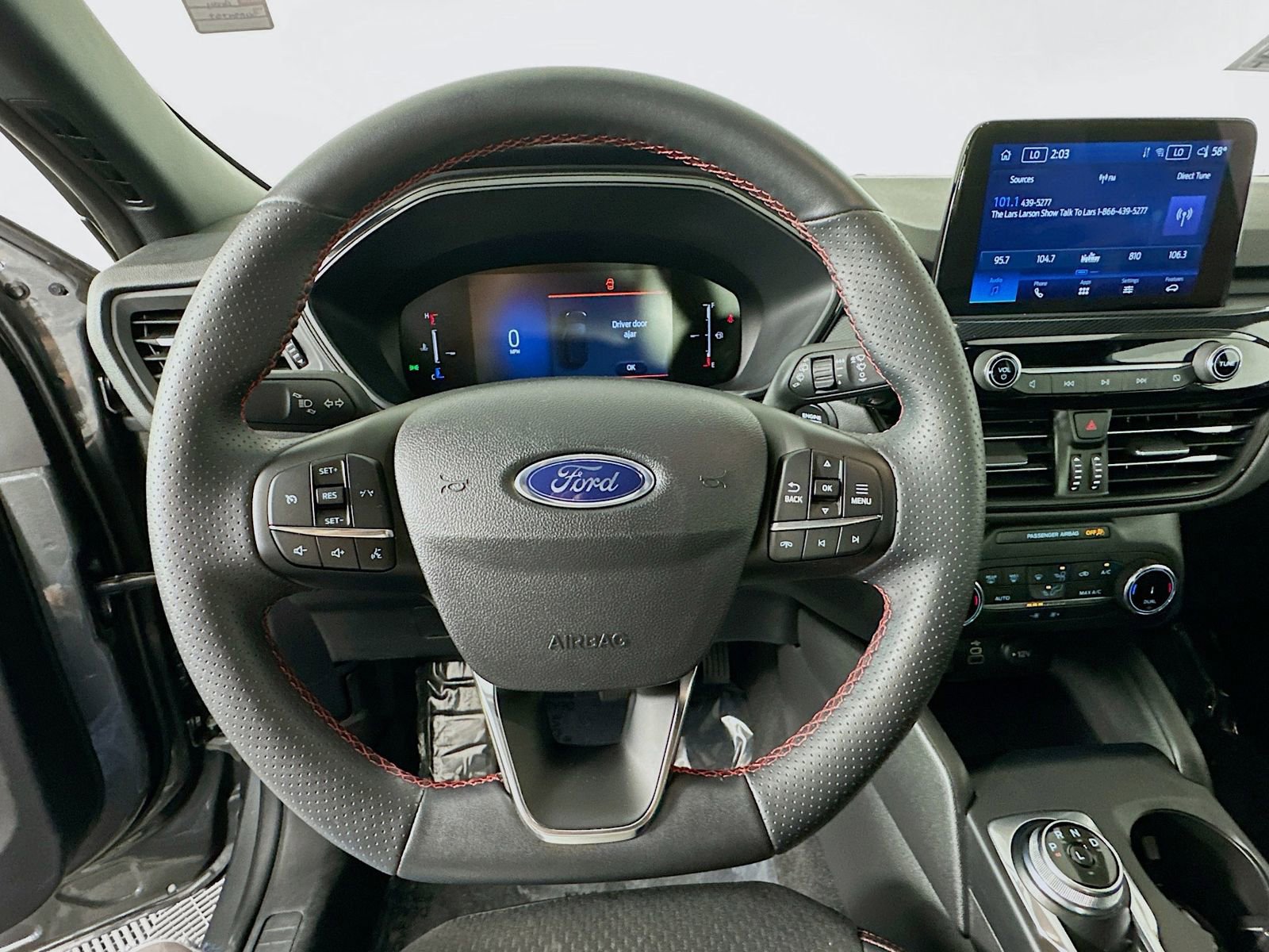 Used 2025 Ford Escape ST-Line AWD/4WD image 12