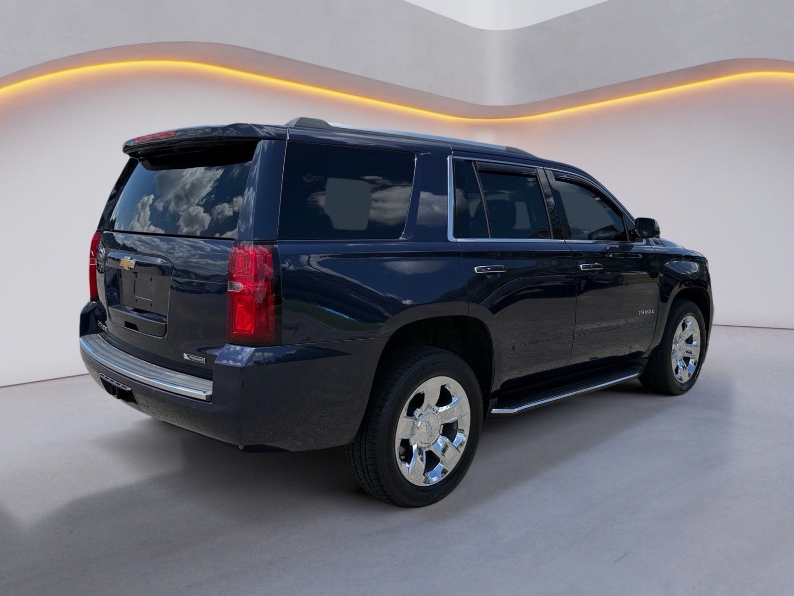 Used 2017 Chevrolet Tahoe Premier AWD/4WD image 3