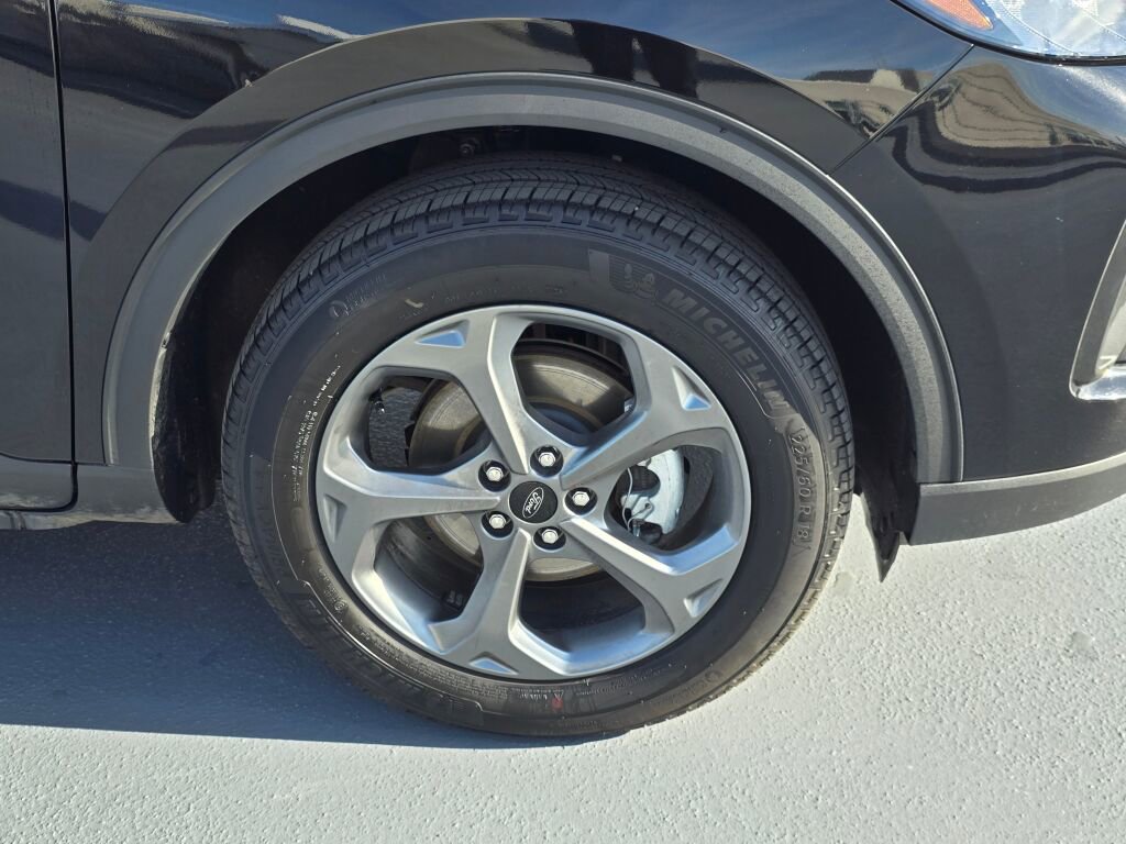 Used 2025 Ford Escape ST-Line image 9