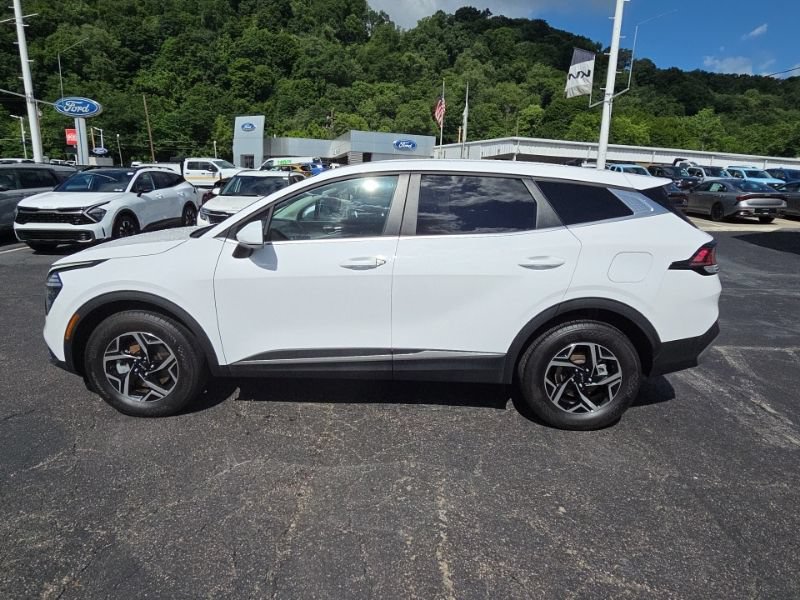 Used 2025 Kia Sportage LX AWD/4WD image 4