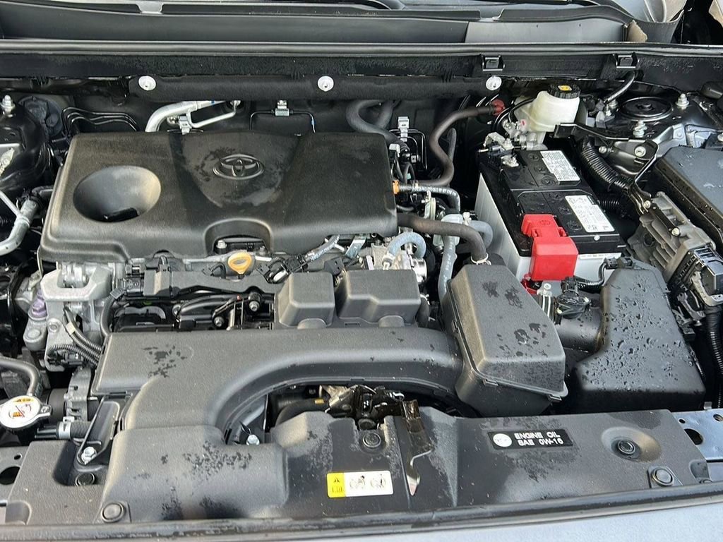 Used 2022 Toyota RAV4 LE image 22