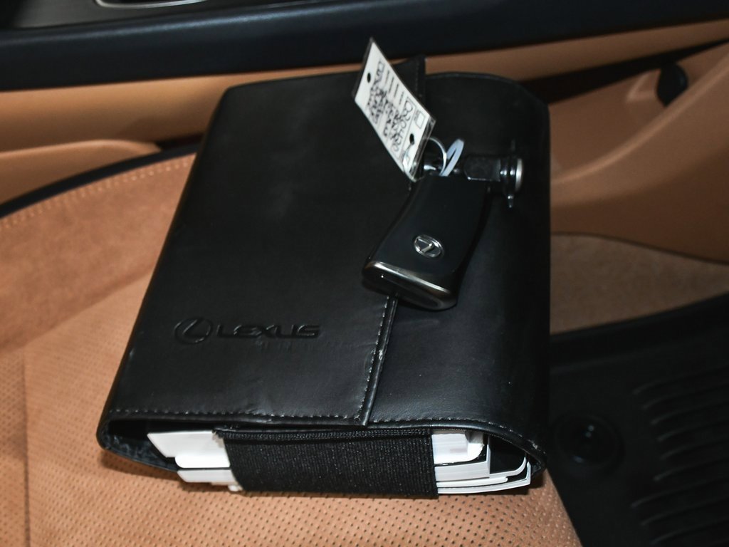 Used 2023 Lexus RZ 450e Premium image 71