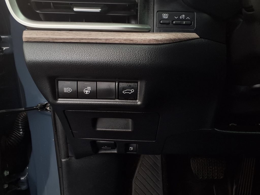Certified 2024 Toyota Grand Highlander AWD image 16