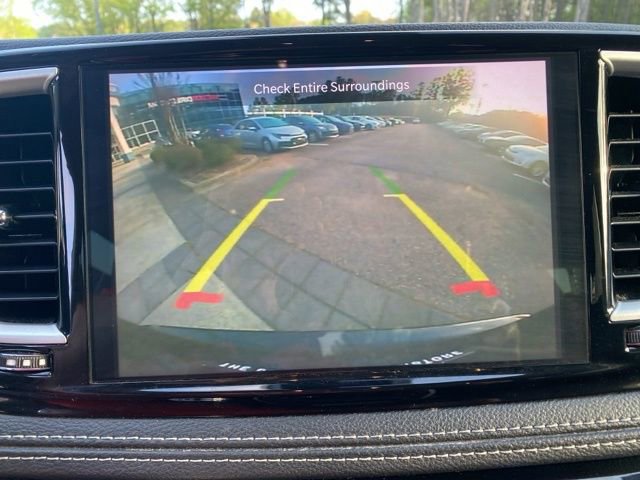 Used 2023 Chrysler Pacifica Touring-L AWD/4WD image 13