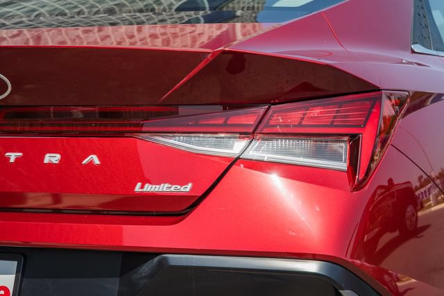 Used 2024 Hyundai Elantra Limited FWD image 7
