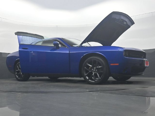Used 2021 Dodge Challenger SXT w/ Driver Convenience Group RWD image 49
