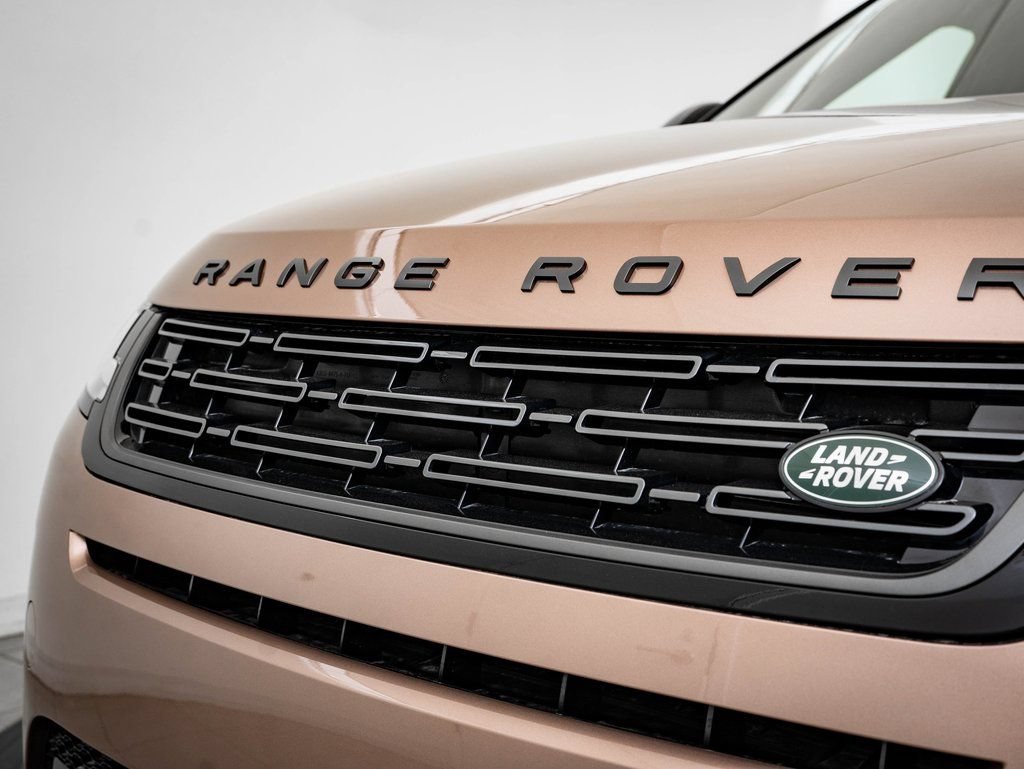 Used 2026 Land Rover Range Rover Evoque Dynamic SE AWD/4WD image 3
