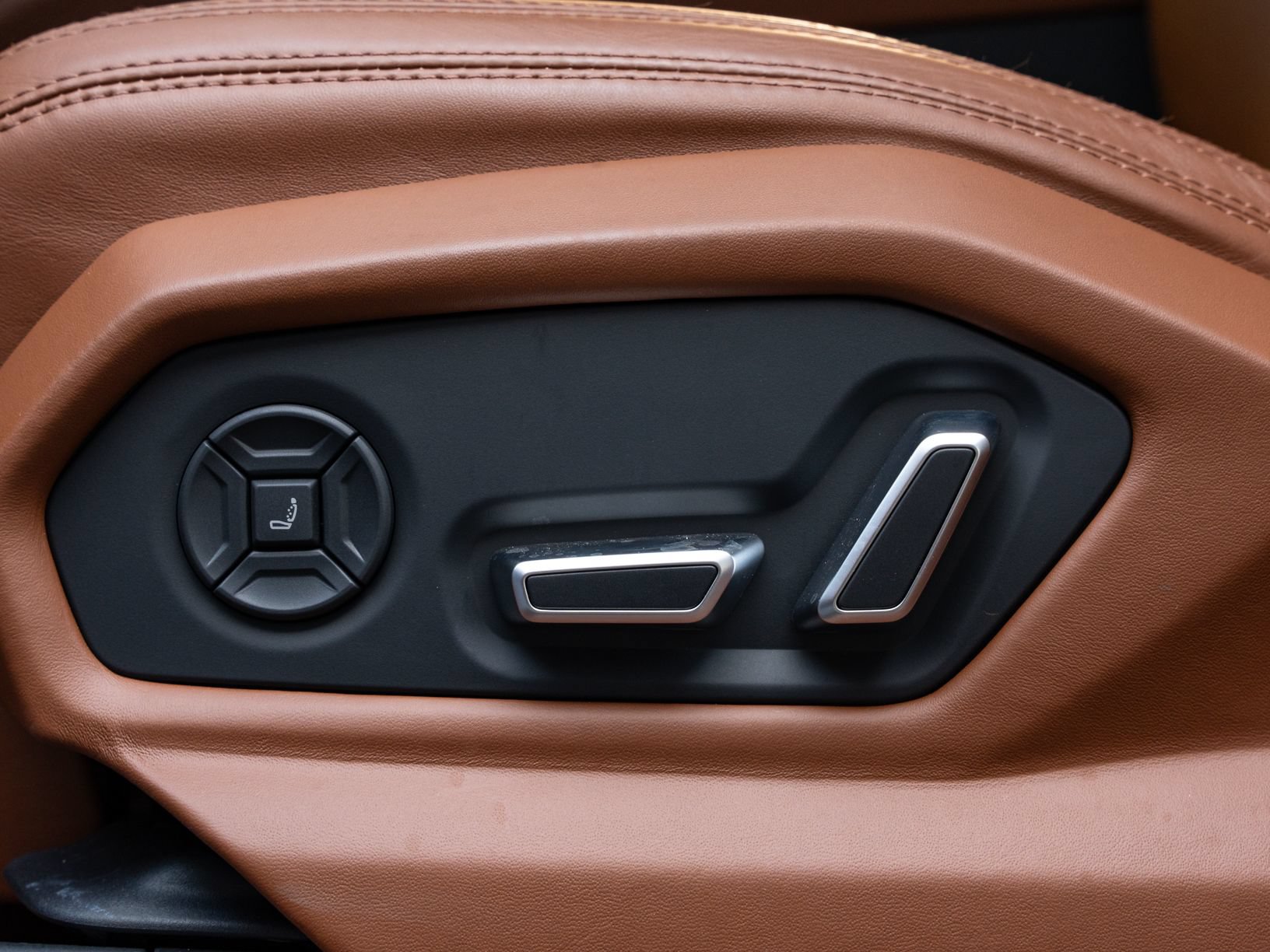 Used 2026 Lamborghini Urus S AWD/4WD image 37