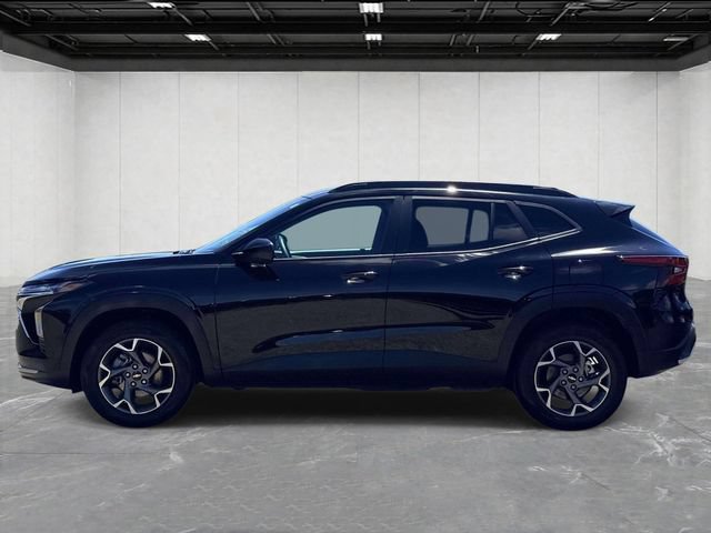 Used 2025 Chevrolet Trax LT w/ LT Convenience Package FWD image 8