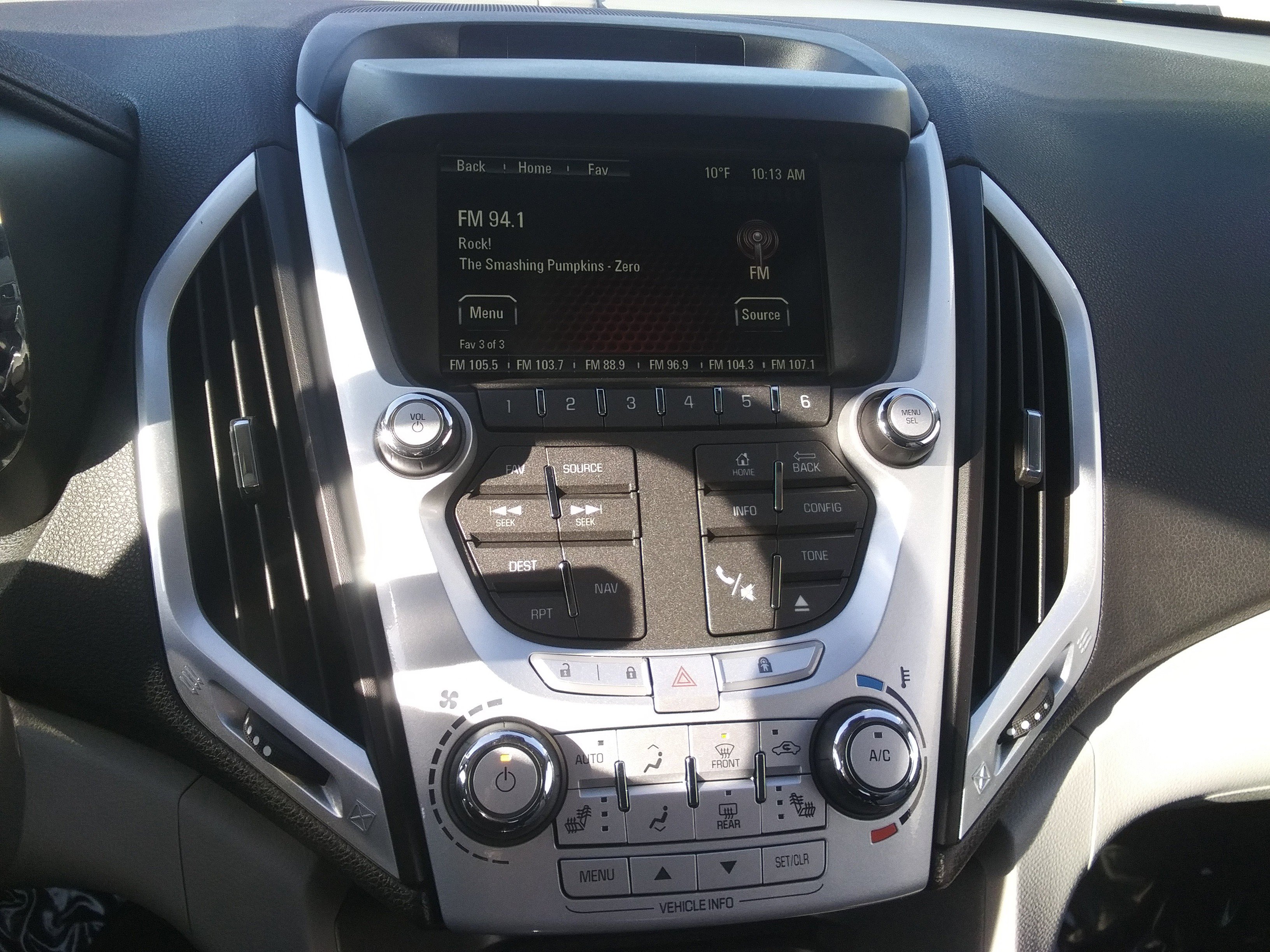 Used 2015 GMC Terrain SLT w/ Cargo Package image 18