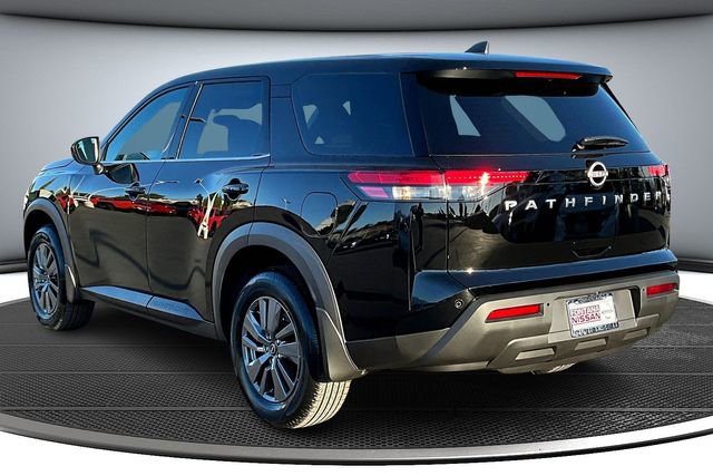 New 2025 Nissan Pathfinder S image 3