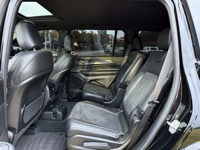 Used 2025 Jeep Grand Cherokee L Altitude RWD image 26