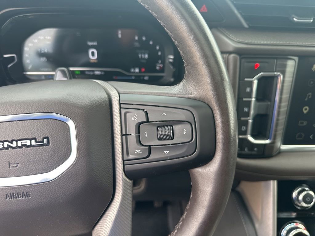 Used 2024 GMC Yukon XL Denali w/ Advanced Technology Package AWD/4WD image 9