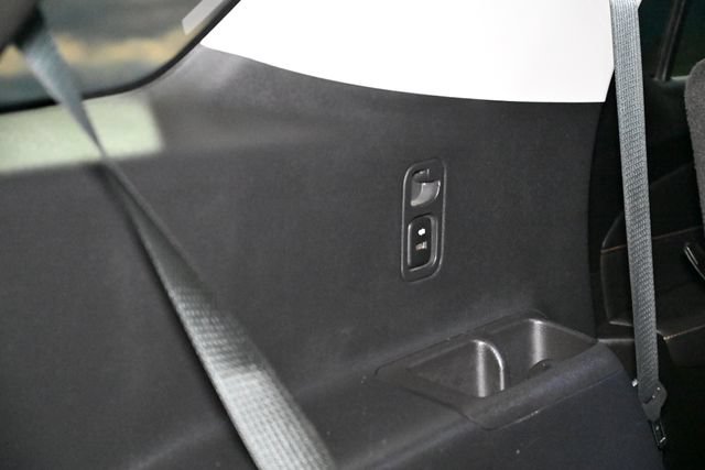 Used 2021 Chevrolet Traverse LS FWD image 54
