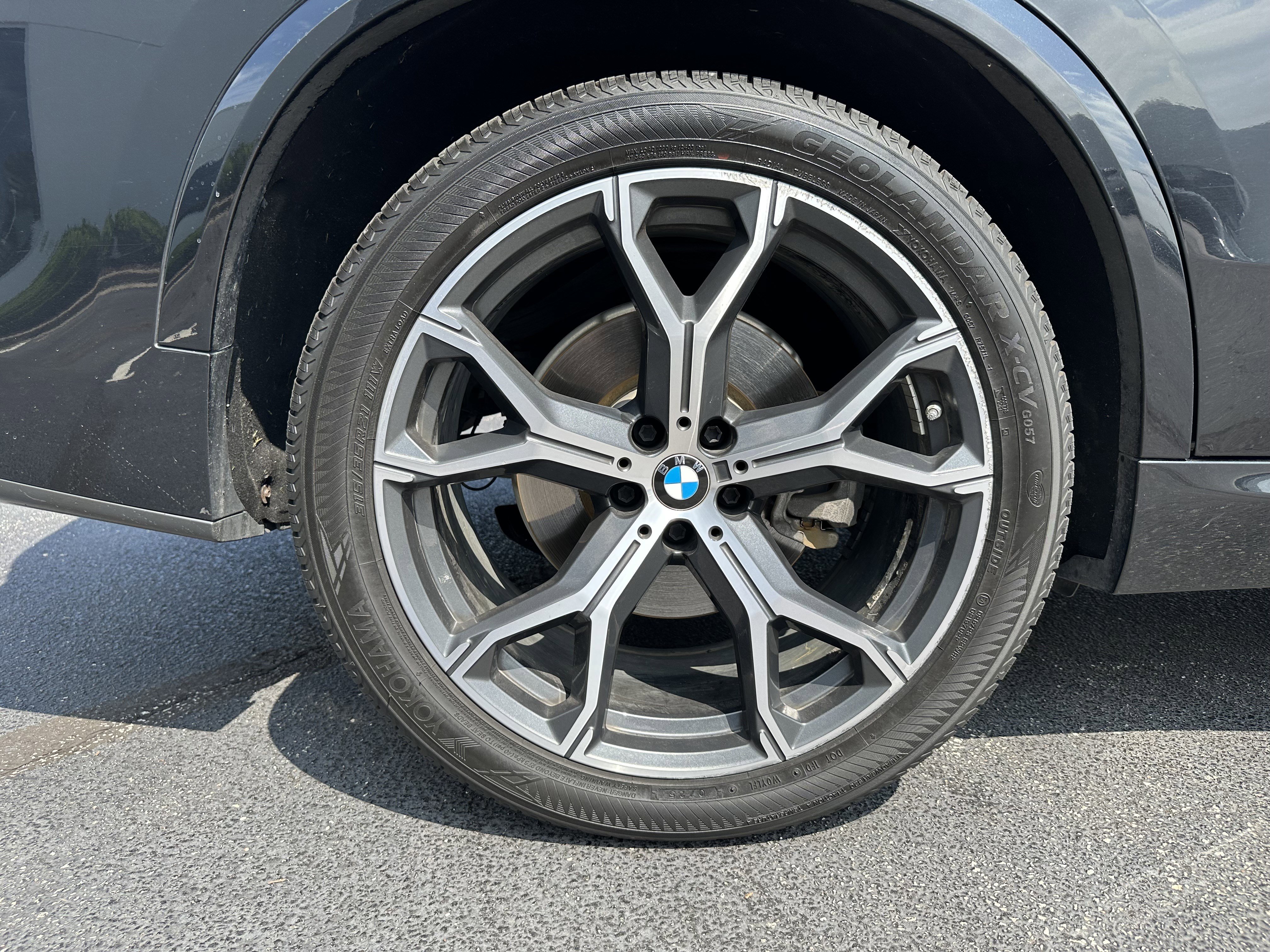 Used 2019 BMW X5 xDrive40i w/ M Sport Package AWD/4WD image 14