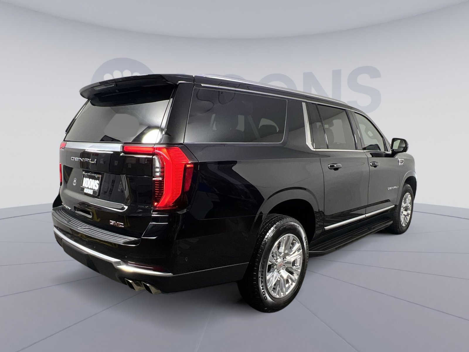 Used 2025 GMC Yukon XL Denali AWD/4WD image 11