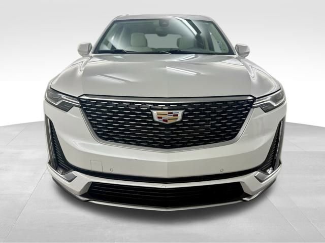 Used 2022 Cadillac XT6 Premium Luxury image 3
