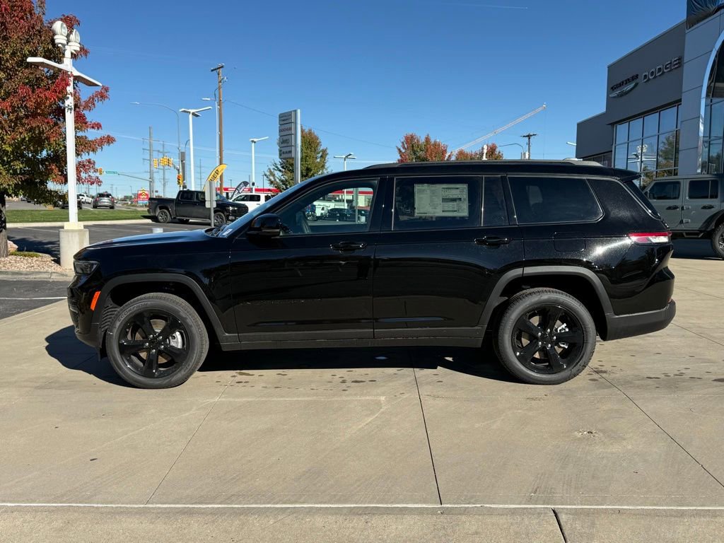 New 2025 Jeep Grand Cherokee L Limited w/ Black Appearance Package image 11