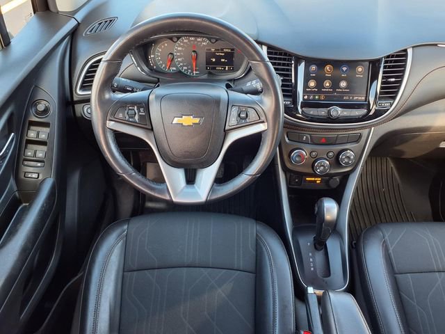 Used 2022 Chevrolet Trax LT w/ LT Convenience Package image 5