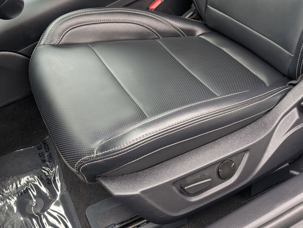 Used 2025 Ford Mustang Premium RWD image 18