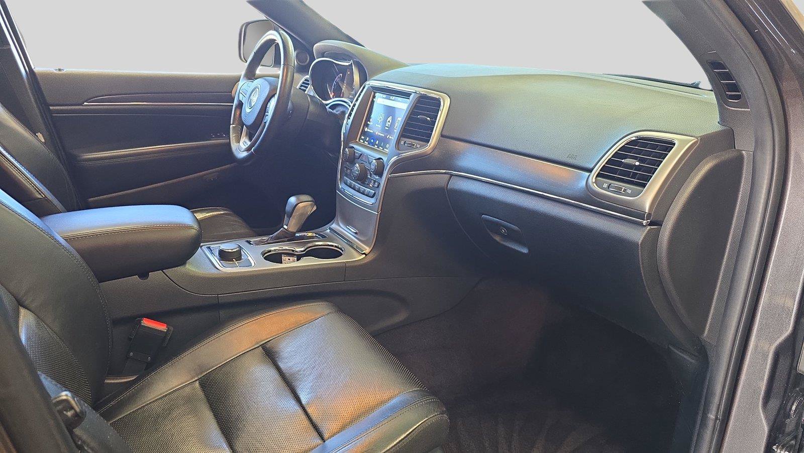 Used 2018 Jeep Grand Cherokee Limited w/ Luxury Group II AWD/4WD image 16
