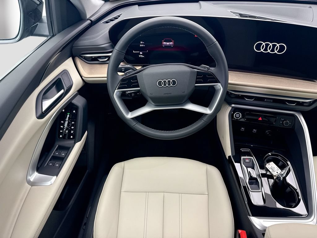Used 2025 Audi Q5 Premium AWD/4WD image 12
