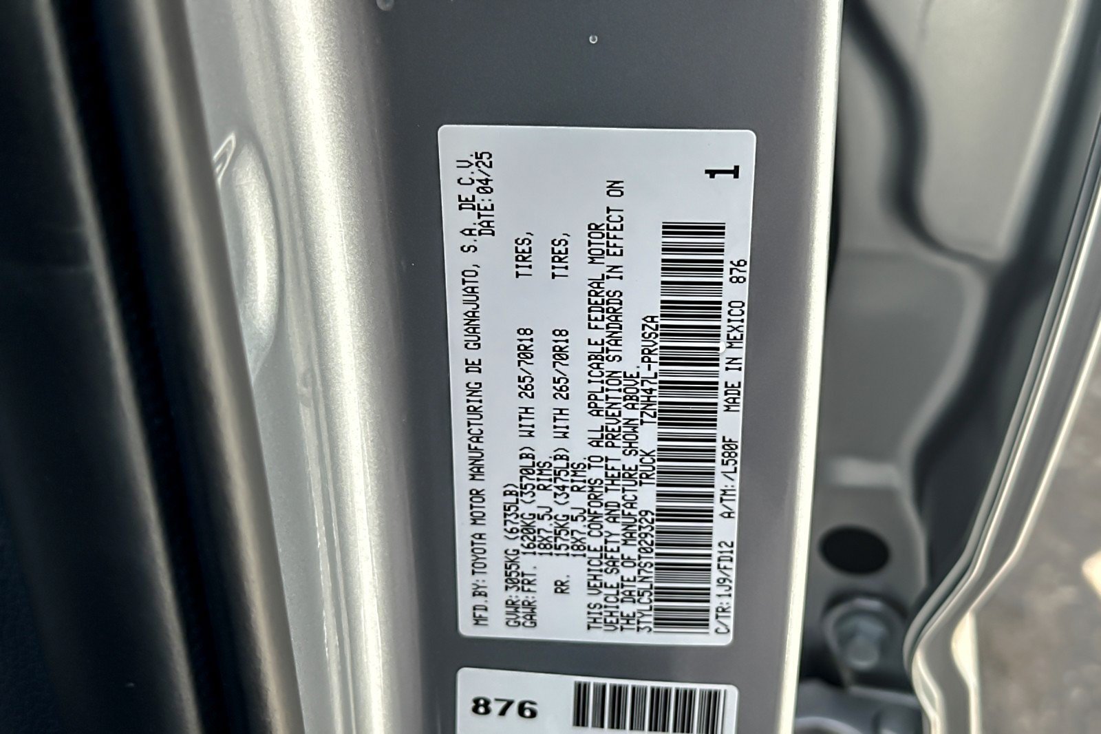Certified 2025 Toyota Tacoma TRD Off-Road AWD/4WD image 26