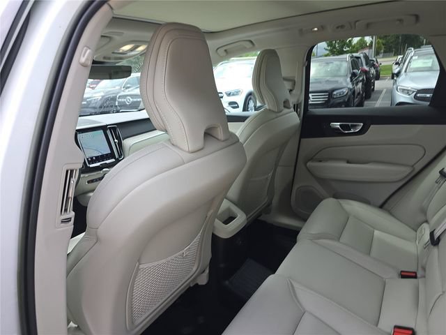 Used 2023 Volvo XC60 T8 Ultimate AWD/4WD image 17