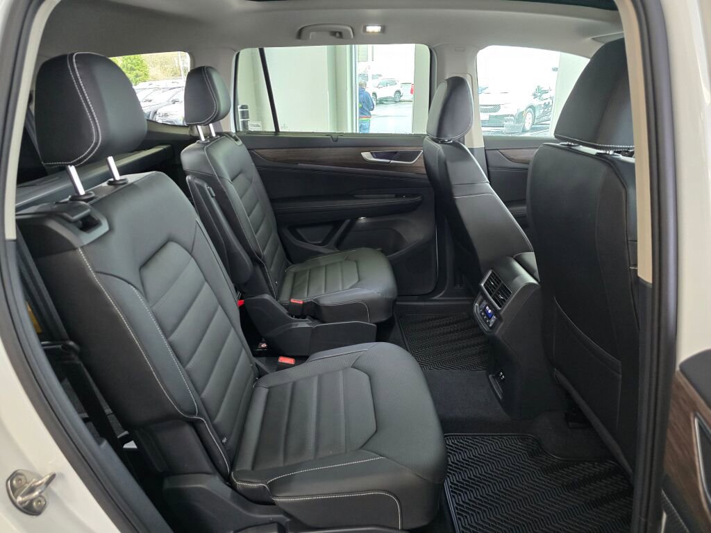 New 2025 Volkswagen Atlas Cross Sport SEL R-Line image 26