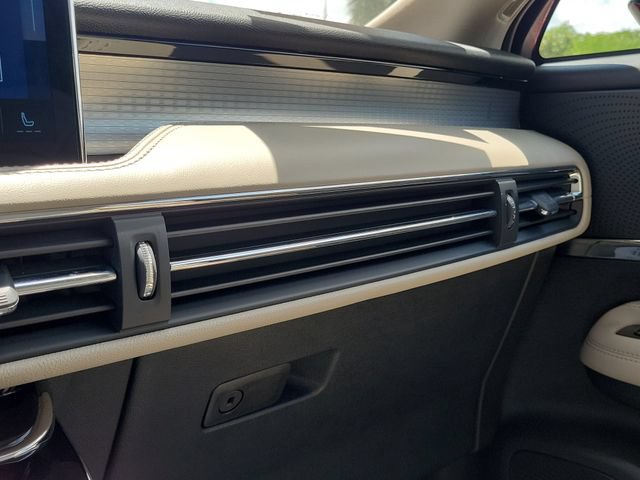 Certified 2025 Lincoln Corsair FWD image 27