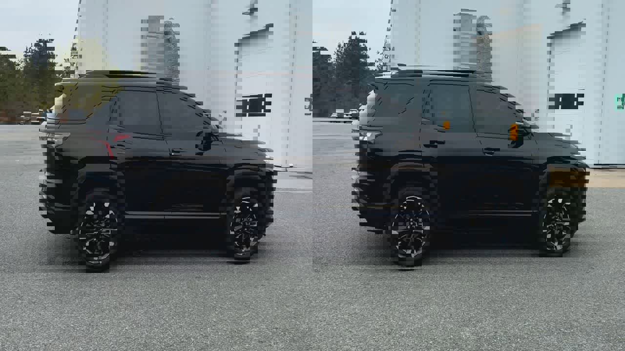 Used 2025 Chevrolet Equinox RS w/ Safety and Technology Package image 9