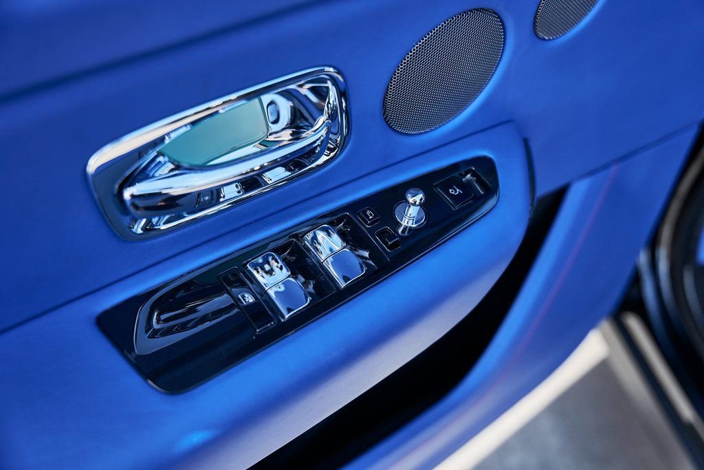 Used 2021 Rolls-Royce Cullinan Black Badge image 37