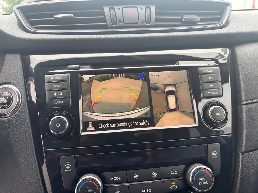 Used 2018 Nissan Rogue SV w/ Sun & Sound Touring Package AWD/4WD image 18
