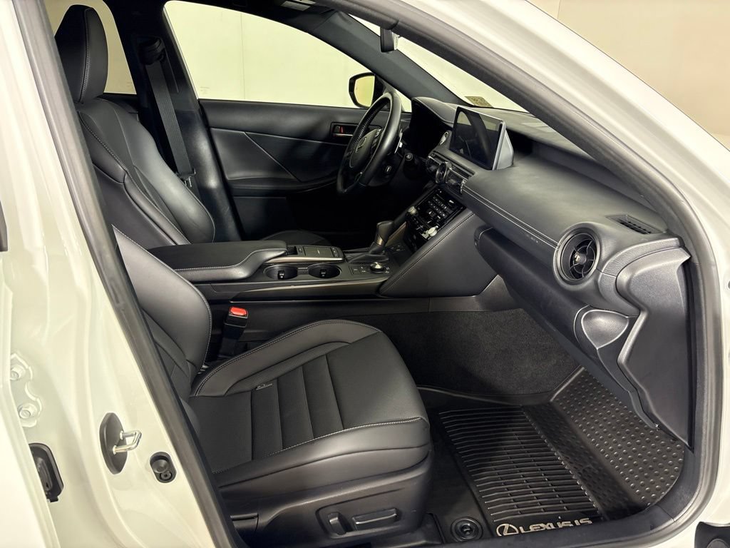 Used 2024 Lexus IS 500 RWD image 18