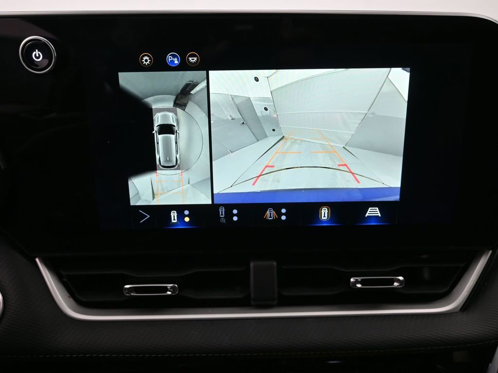 Used 2025 Chevrolet Equinox LT w/ Convenience Package II image 13