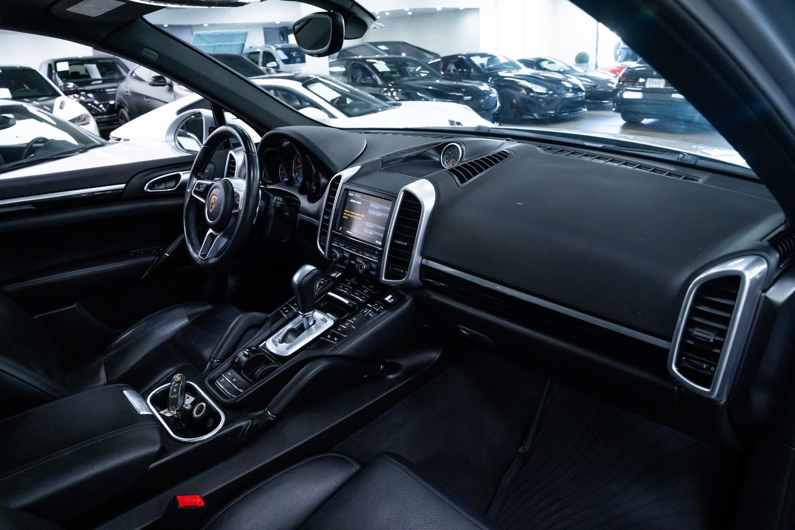 Used 2016 Porsche Cayenne AWD/4WD image 26