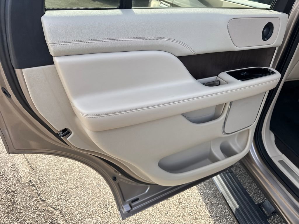 Used 2019 Lincoln Navigator Reserve w/ Cargo Package image 21